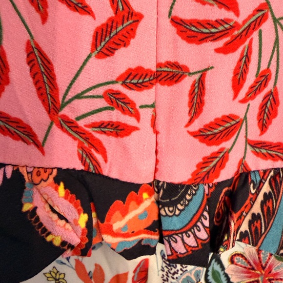 Alice + Olivia Kathy Floral Tiered Mini Dress, Size 6 - Picture 13 of 16